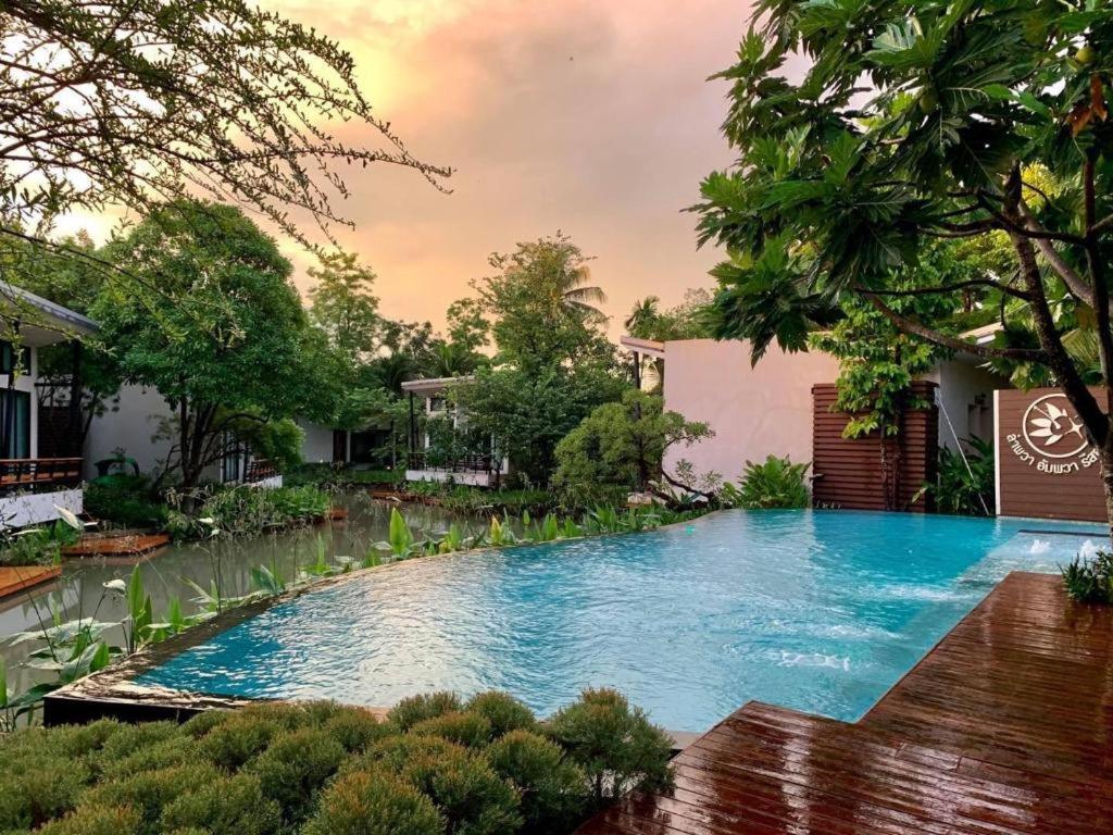 Lumphawa Amphawa Resort Samut Songkhram Exteriör bild